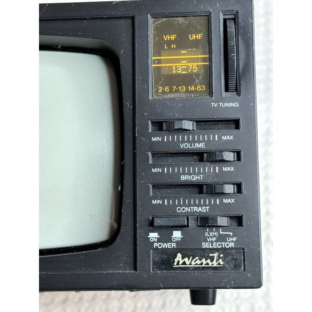 Avanti Portable Retro Analog TV VHF/UHF Tuning Handle Model TV-52W 90s B&W WORKS - Picture 4 of 16